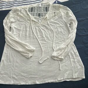 Women’s long sleeve top